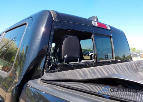 2022 Ram 1500 Big Horn 4X4 5'7 Box z USA, uszkodzony, nr VIN 1C6RRFFG6NN439340